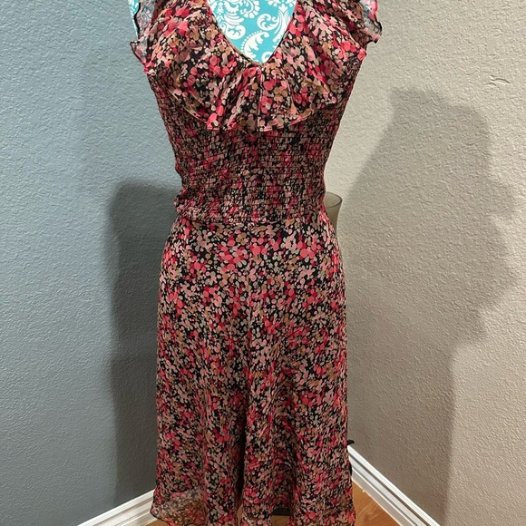 BCBGMaxAzria Dresses & Skirts - BCBG 100% silk dress. Size 2. Wedding guest, Spring, dainty floral, femme-girly